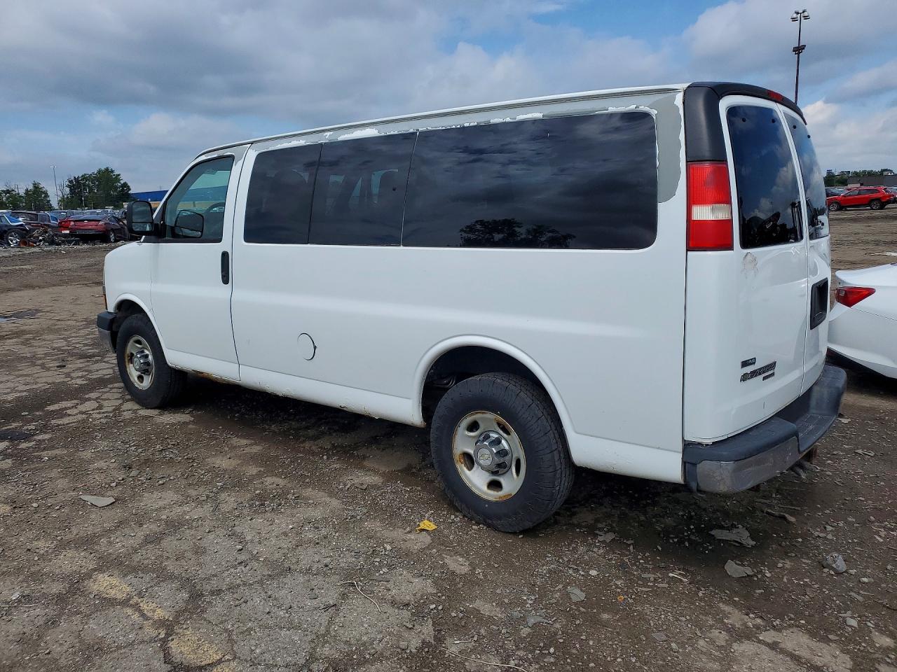 2012 CHEVROLET EXPRESS