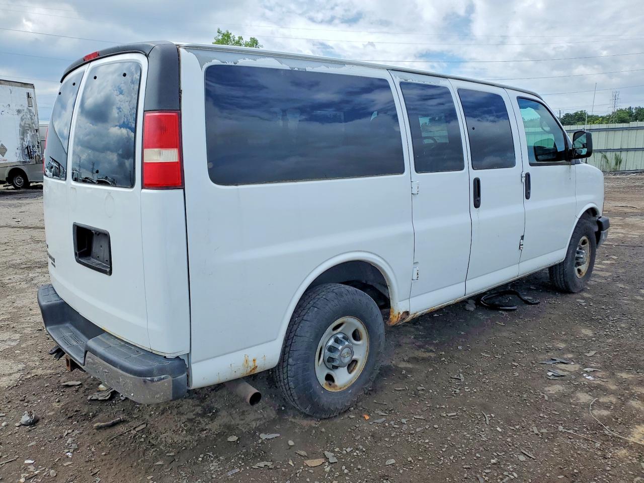 2012 CHEVROLET EXPRESS
