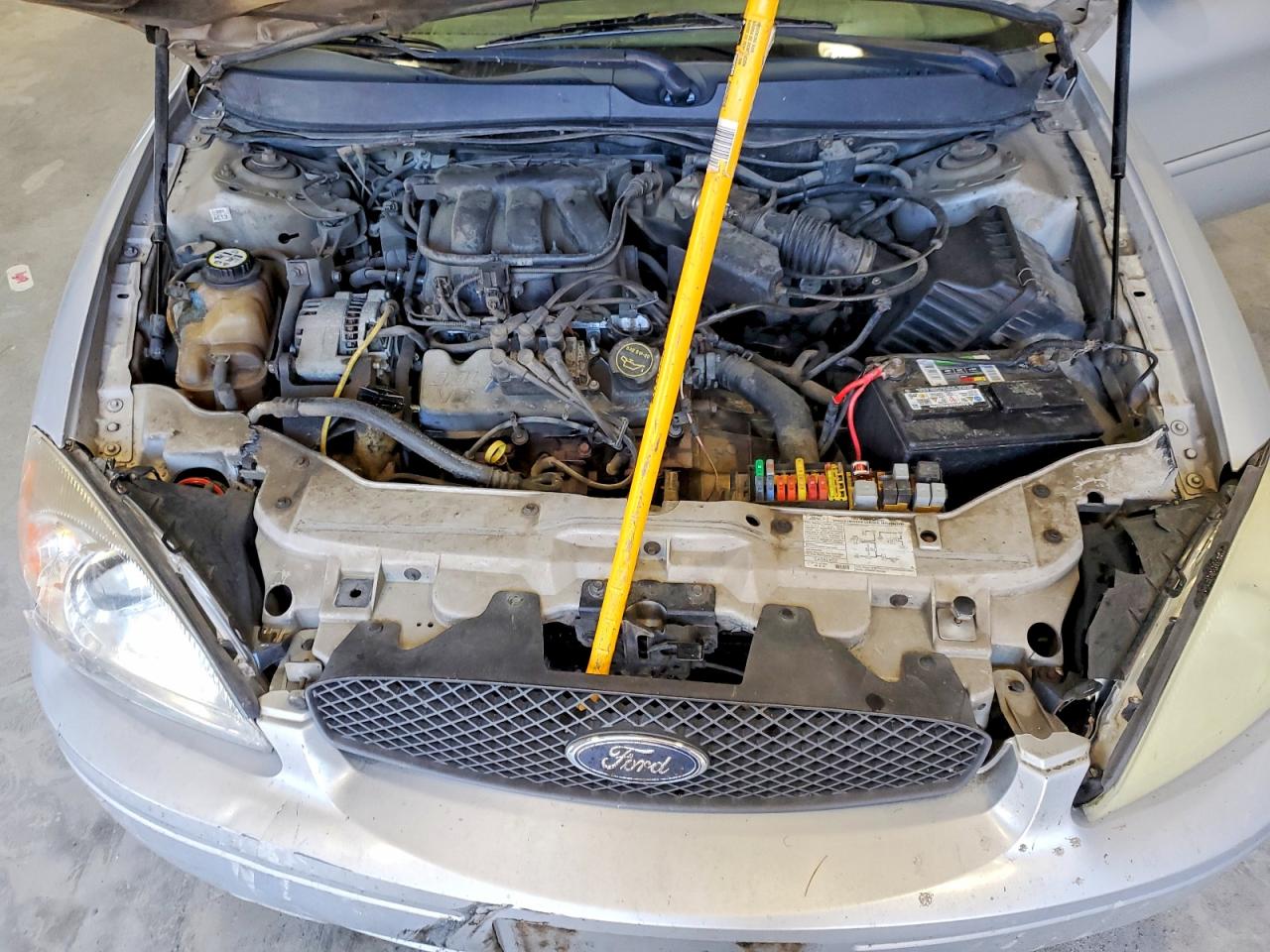 2005 FORD TAURUS