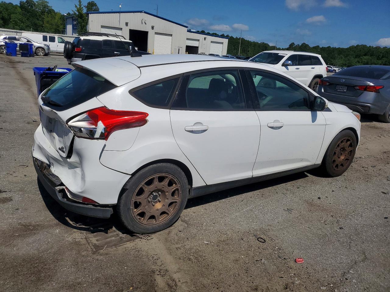 2016 FORD FOCUS