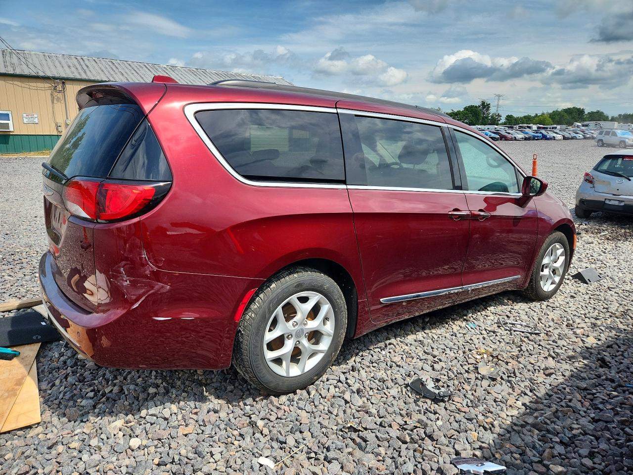 2017 CHRYSLER PACIFICA