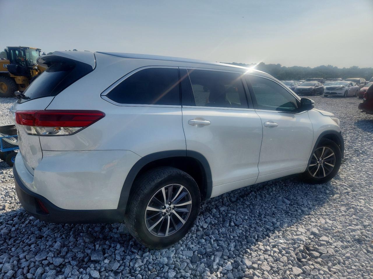 2017 TOYOTA HIGHLANDER