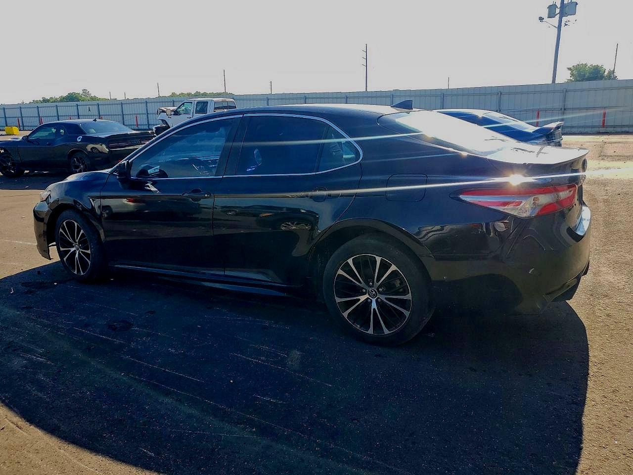 2019 TOYOTA CAMRY