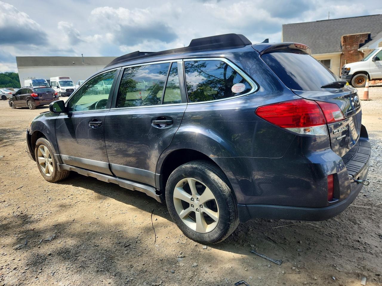2013 SUBARU OUTBACK
