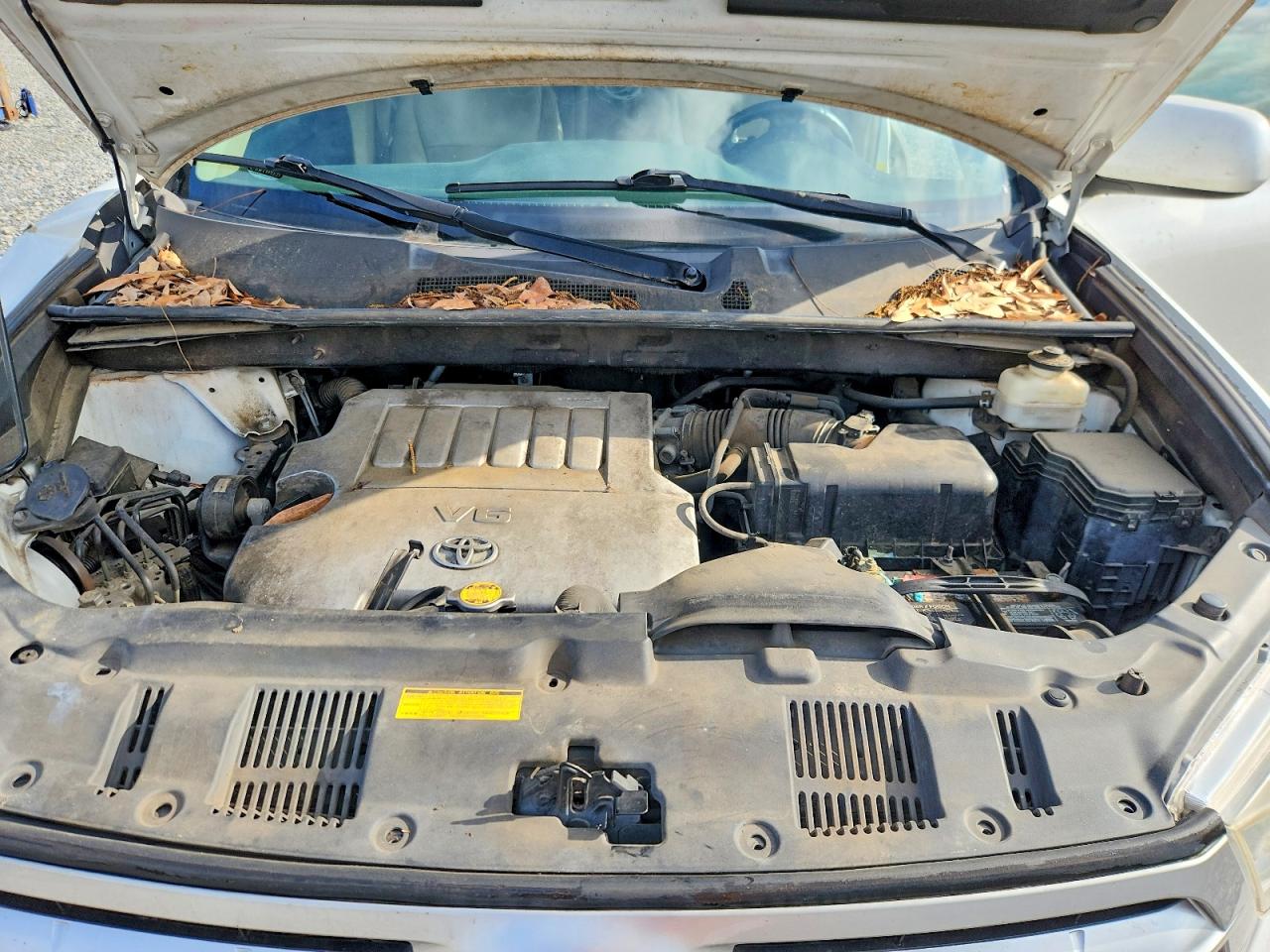 2011 TOYOTA HIGHLANDER