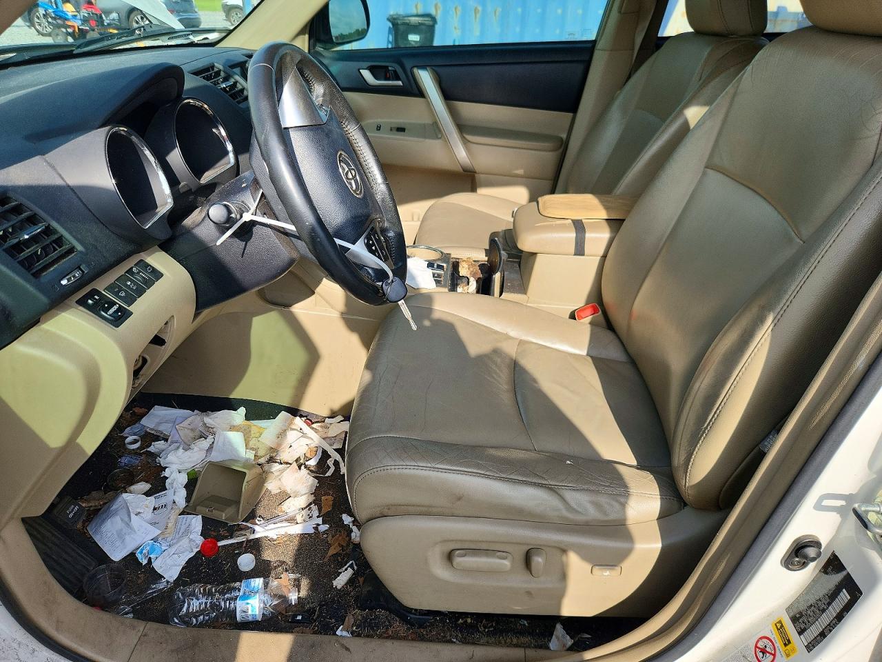 2011 TOYOTA HIGHLANDER