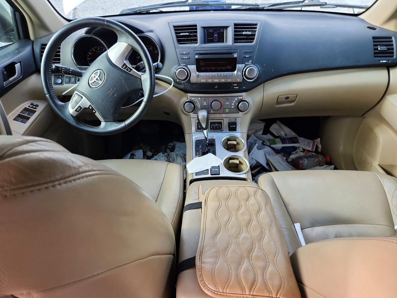 2011 TOYOTA HIGHLANDER