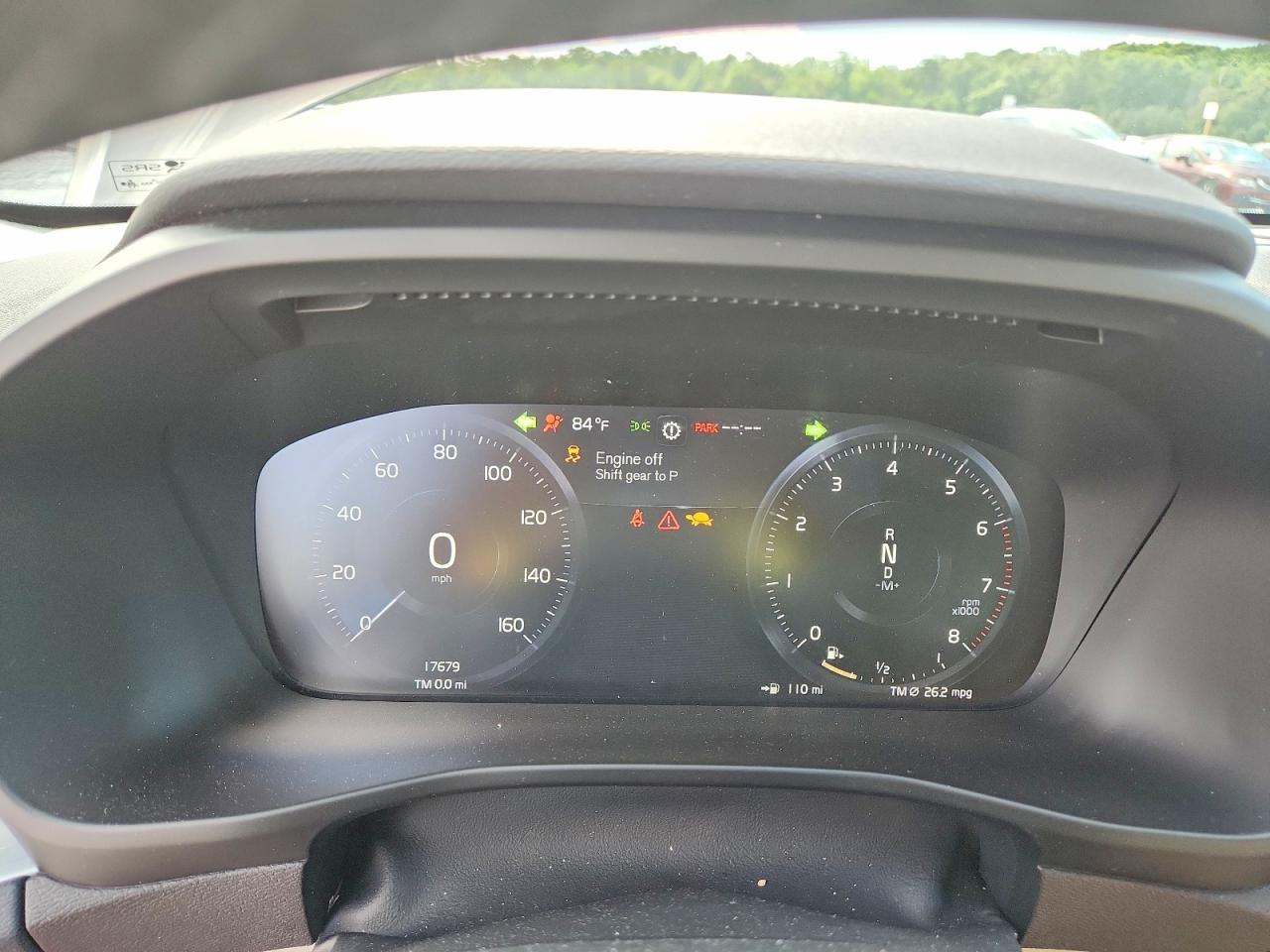 2022 VOLVO XC40