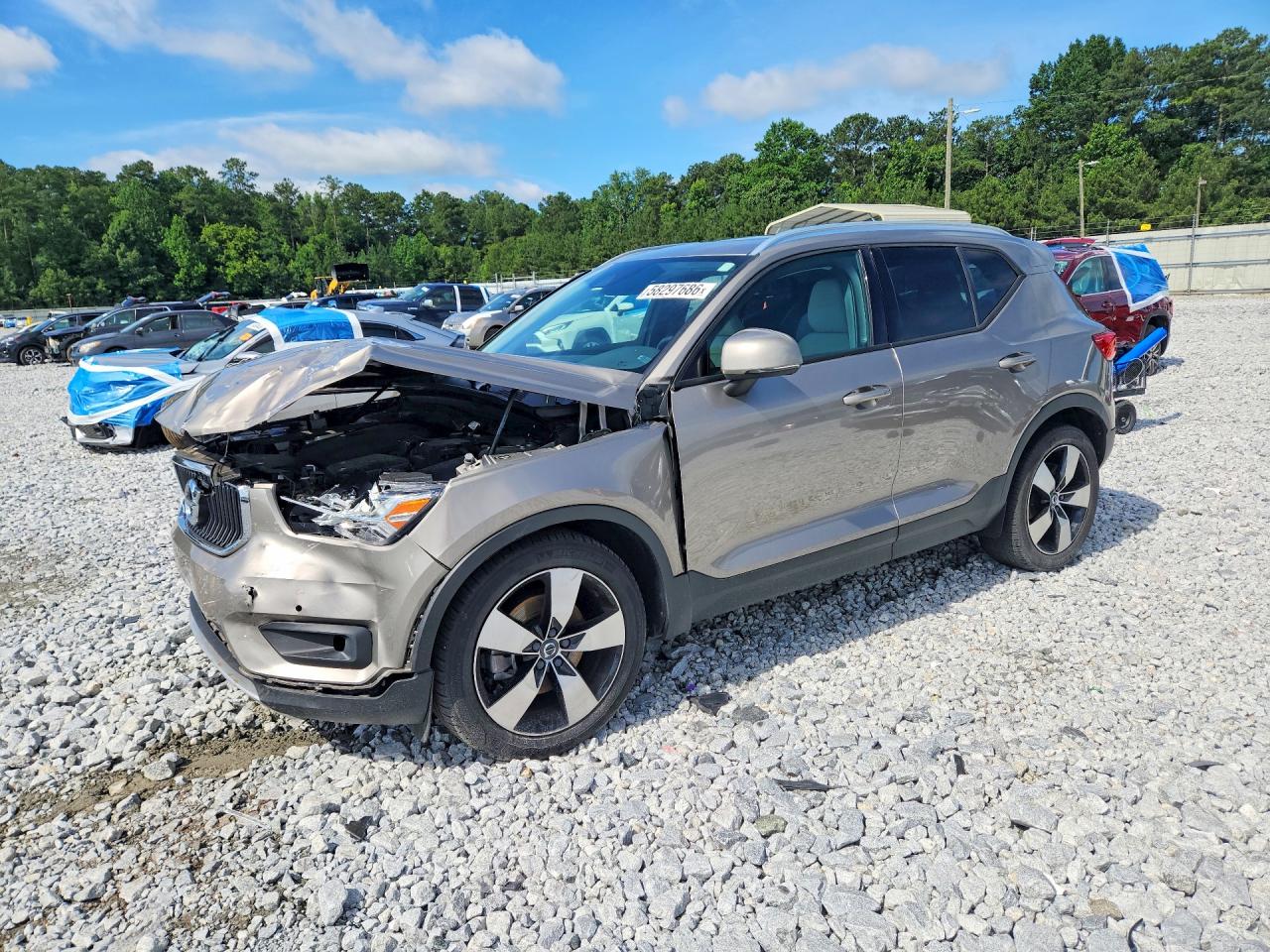 2022 VOLVO XC40