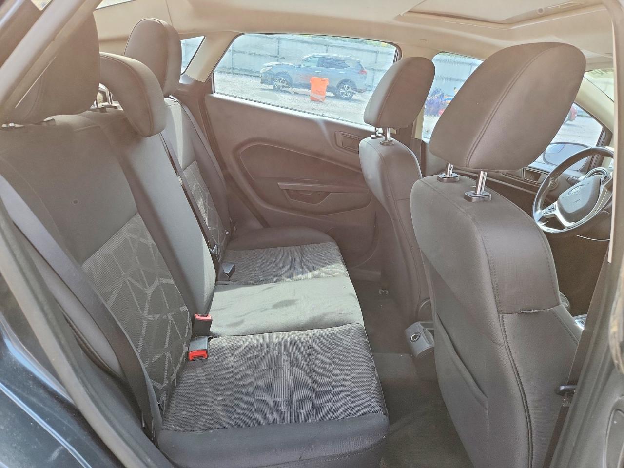 2011 FORD FIESTA