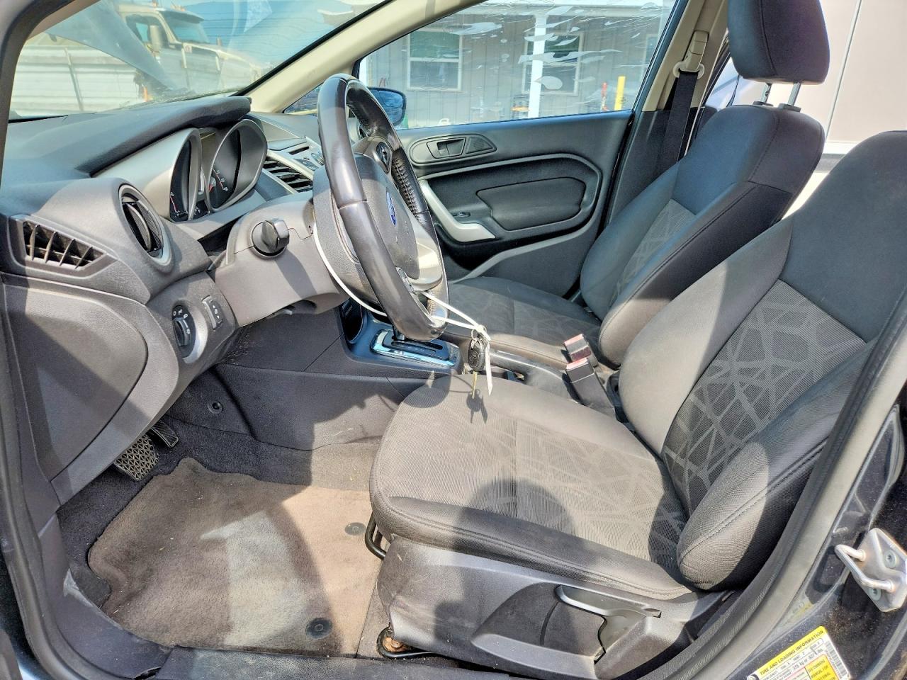 2011 FORD FIESTA