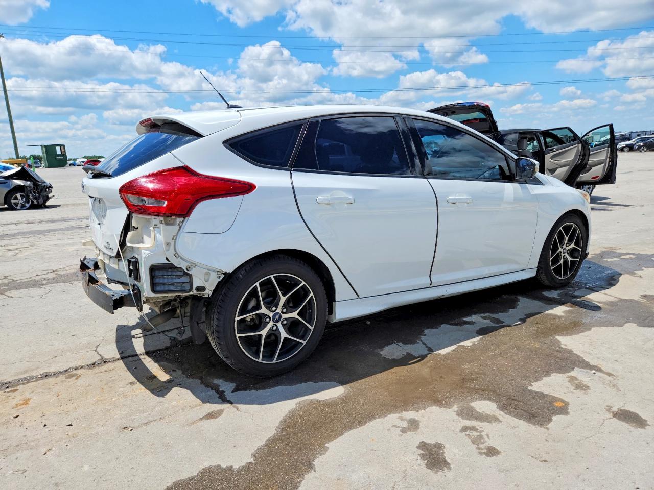 2015 FORD FOCUS