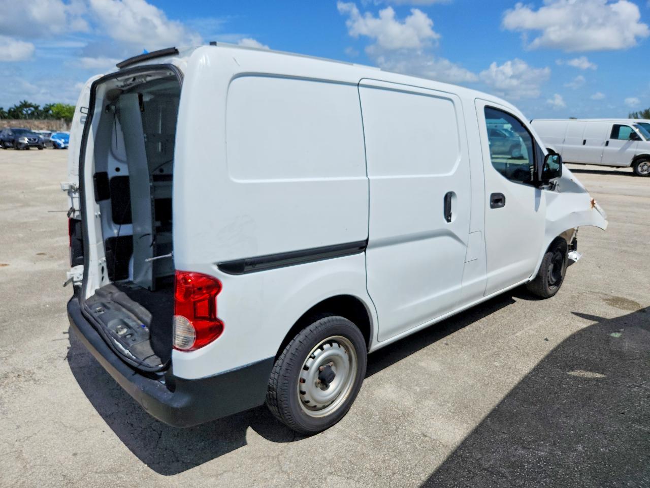 2015 NISSAN NV