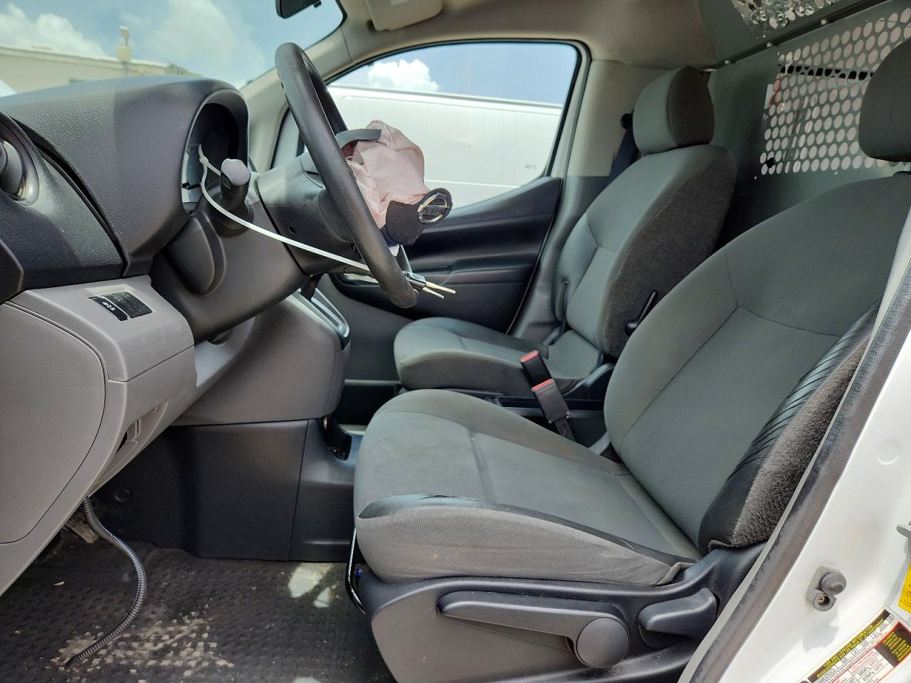 2015 NISSAN NV
