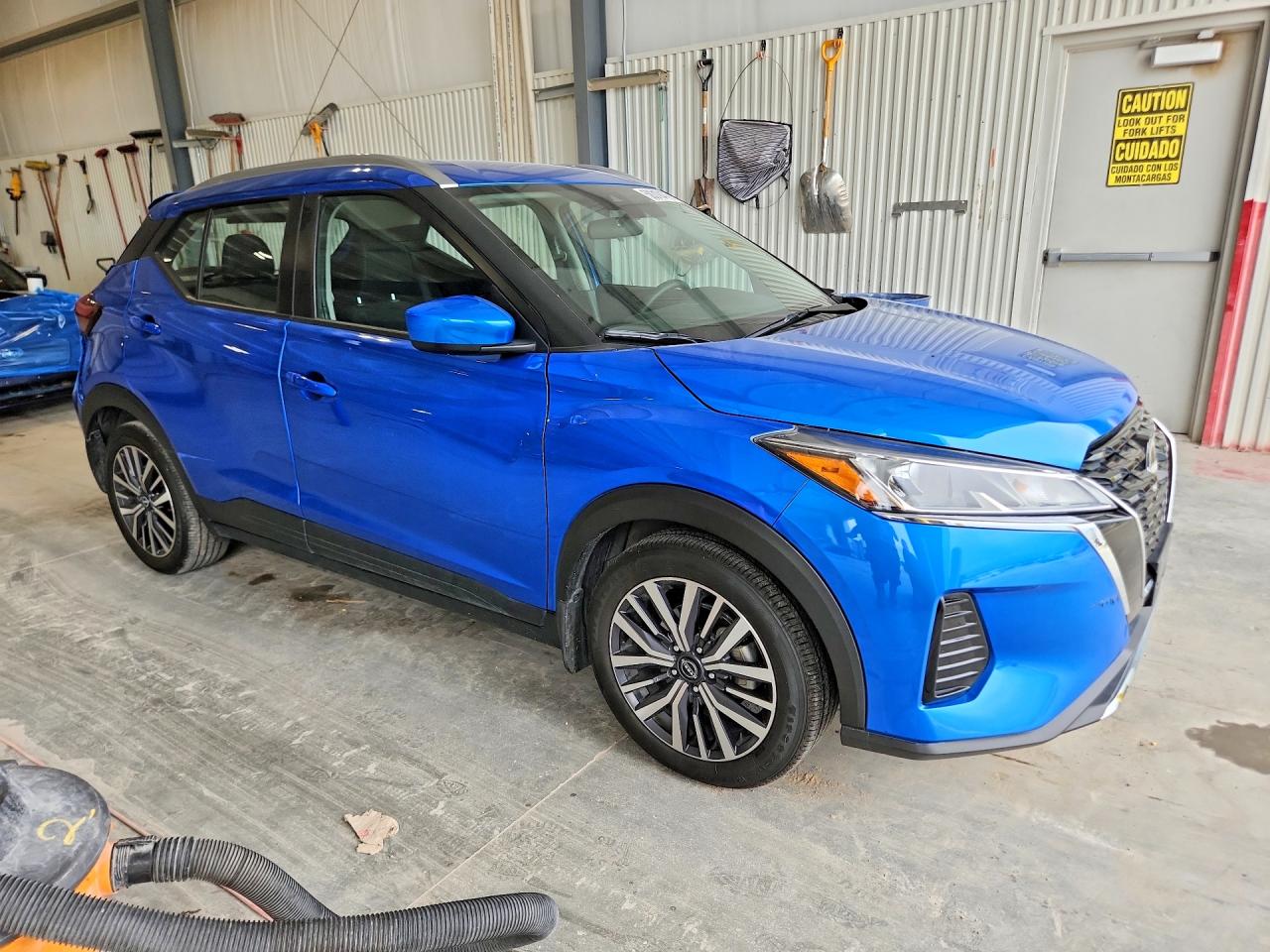 2023 NISSAN KICKS