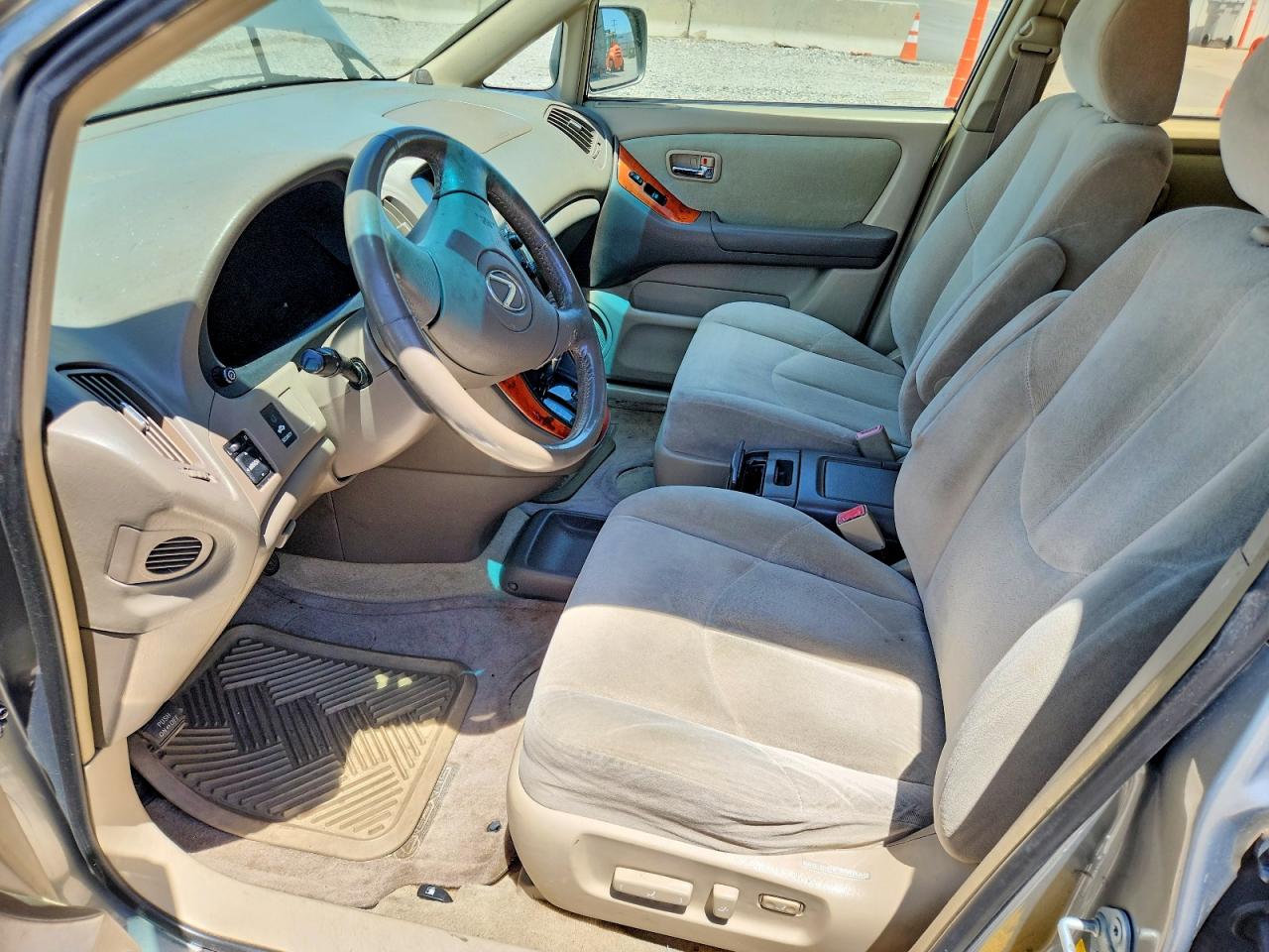 2001 LEXUS RX300