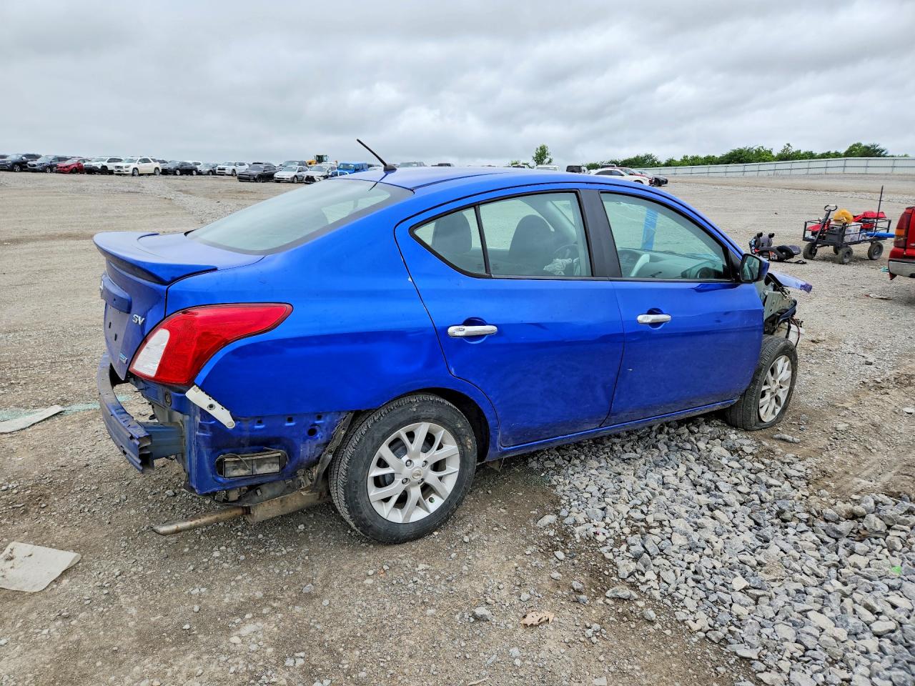 2016 NISSAN VERSA