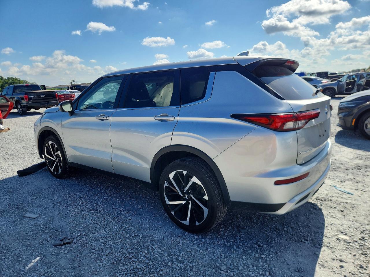 2024 MITSUBISHI OUTLANDER