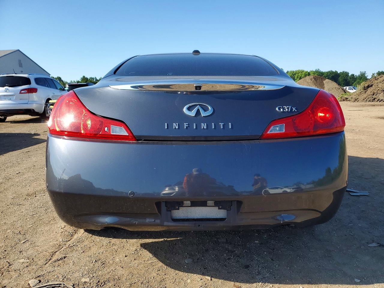 2012 INFINITI G37