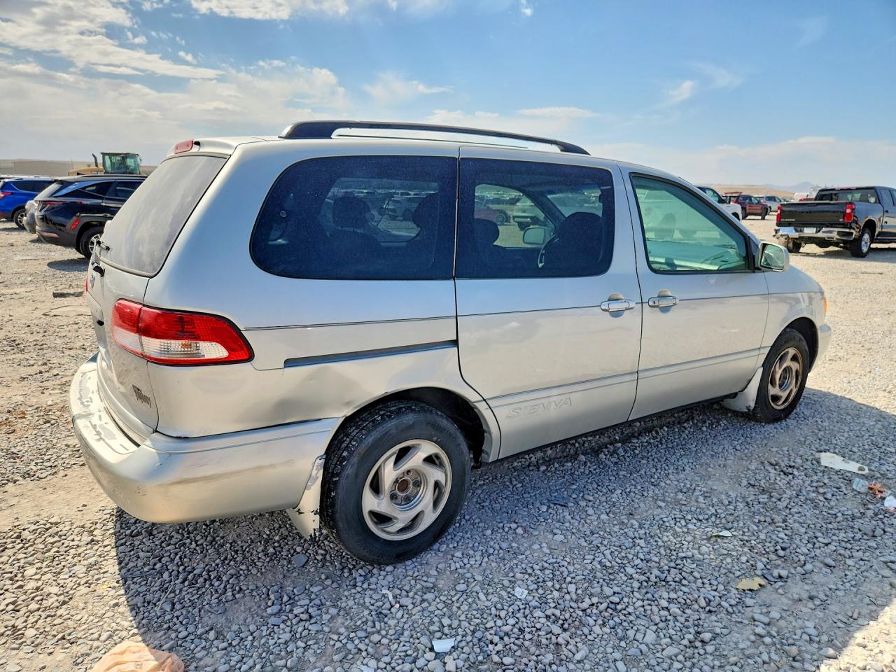 2003 TOYOTA SIENNA