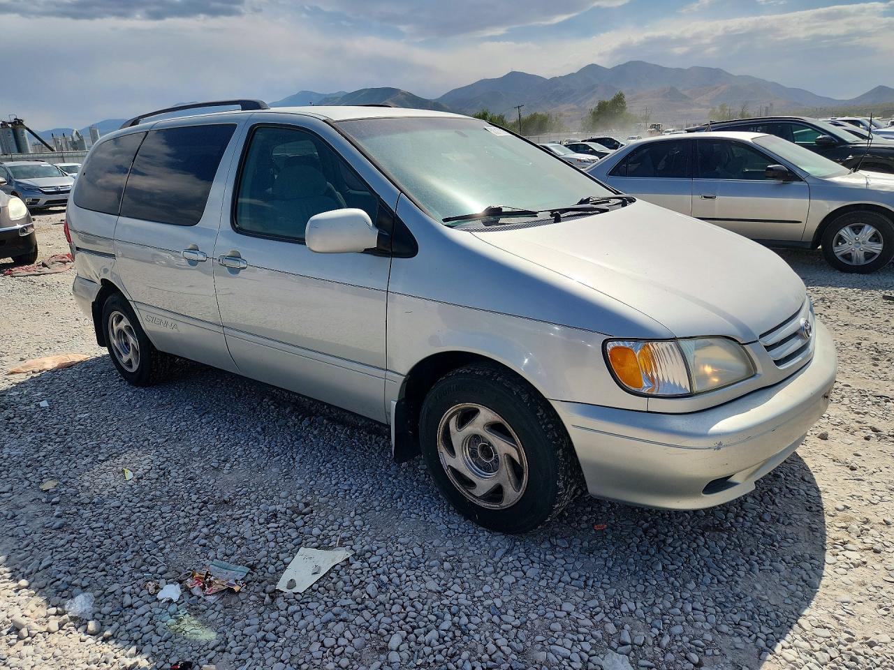 2003 TOYOTA SIENNA