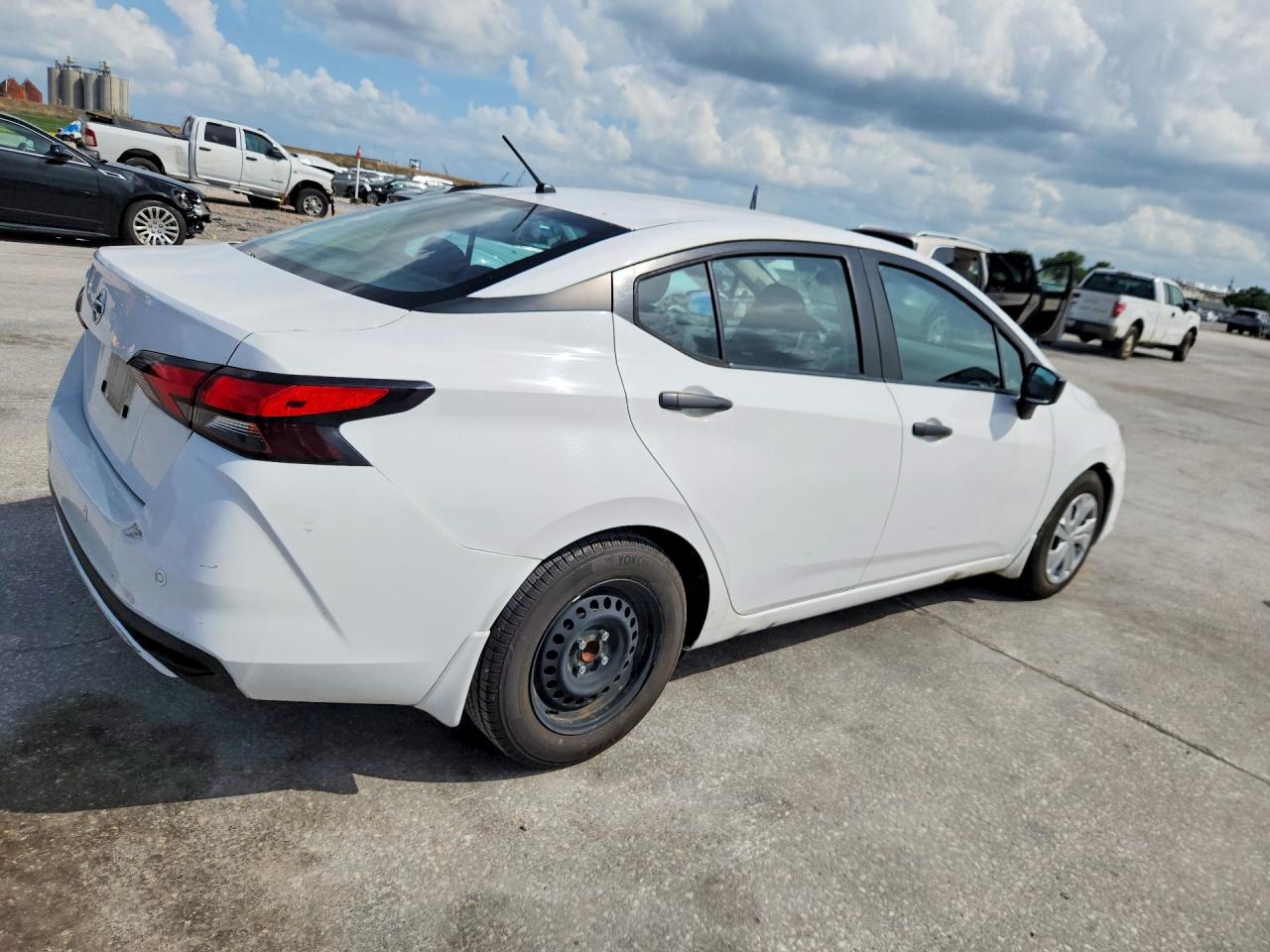 2021 NISSAN VERSA