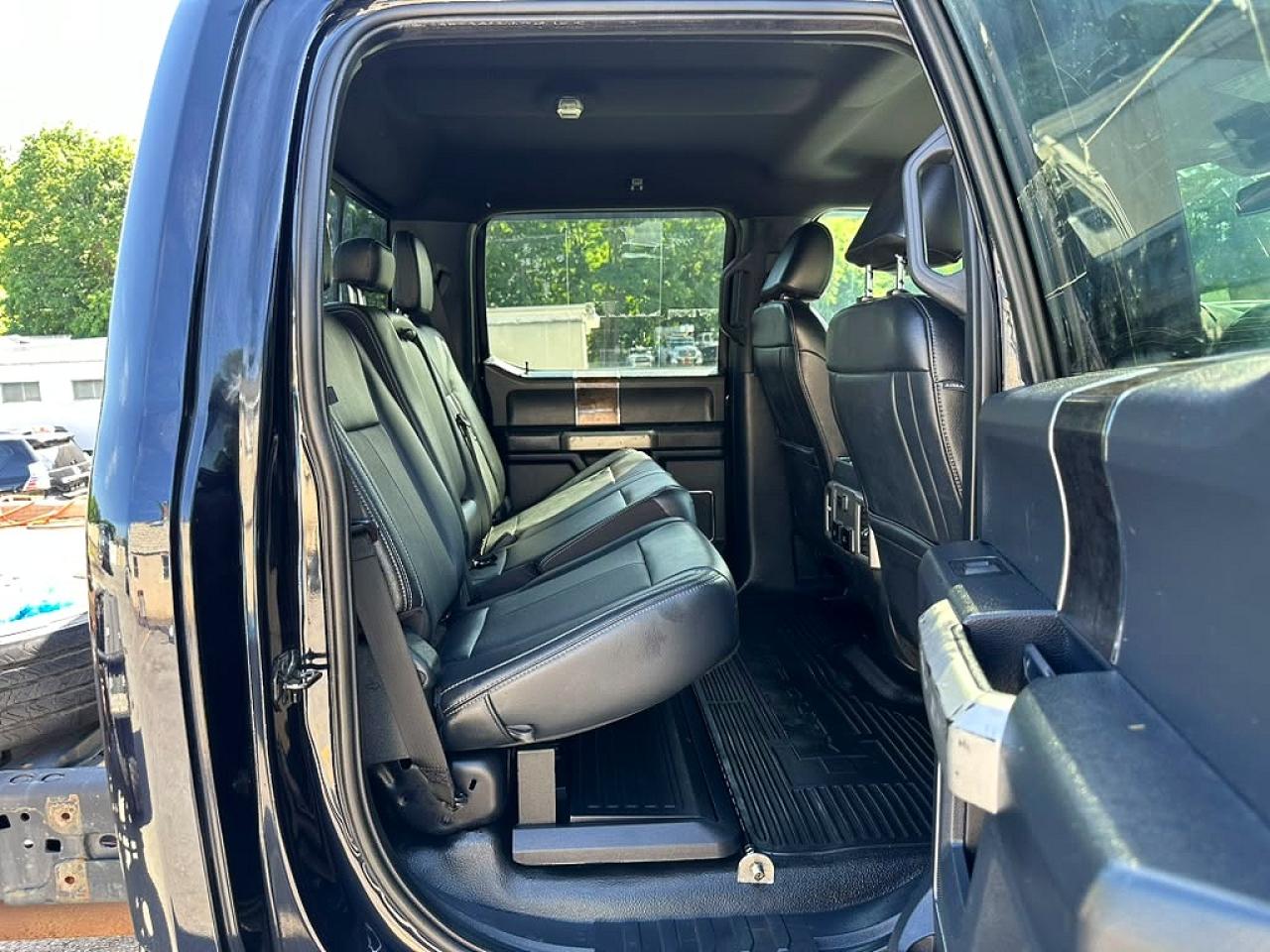 2022 FORD F550
