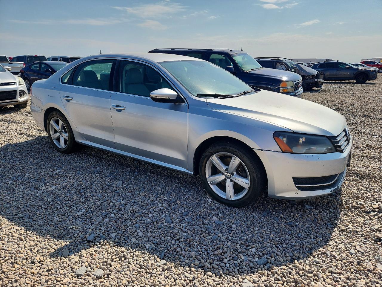 2012 VOLKSWAGEN PASSAT