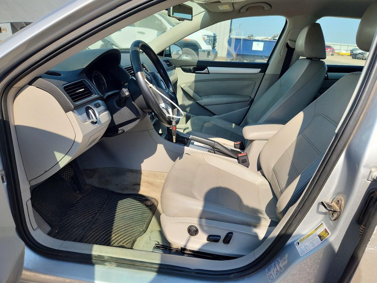 2012 VOLKSWAGEN PASSAT