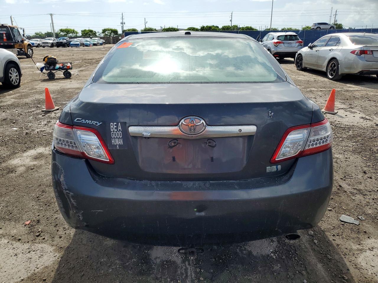 2011 TOYOTA CAMRY