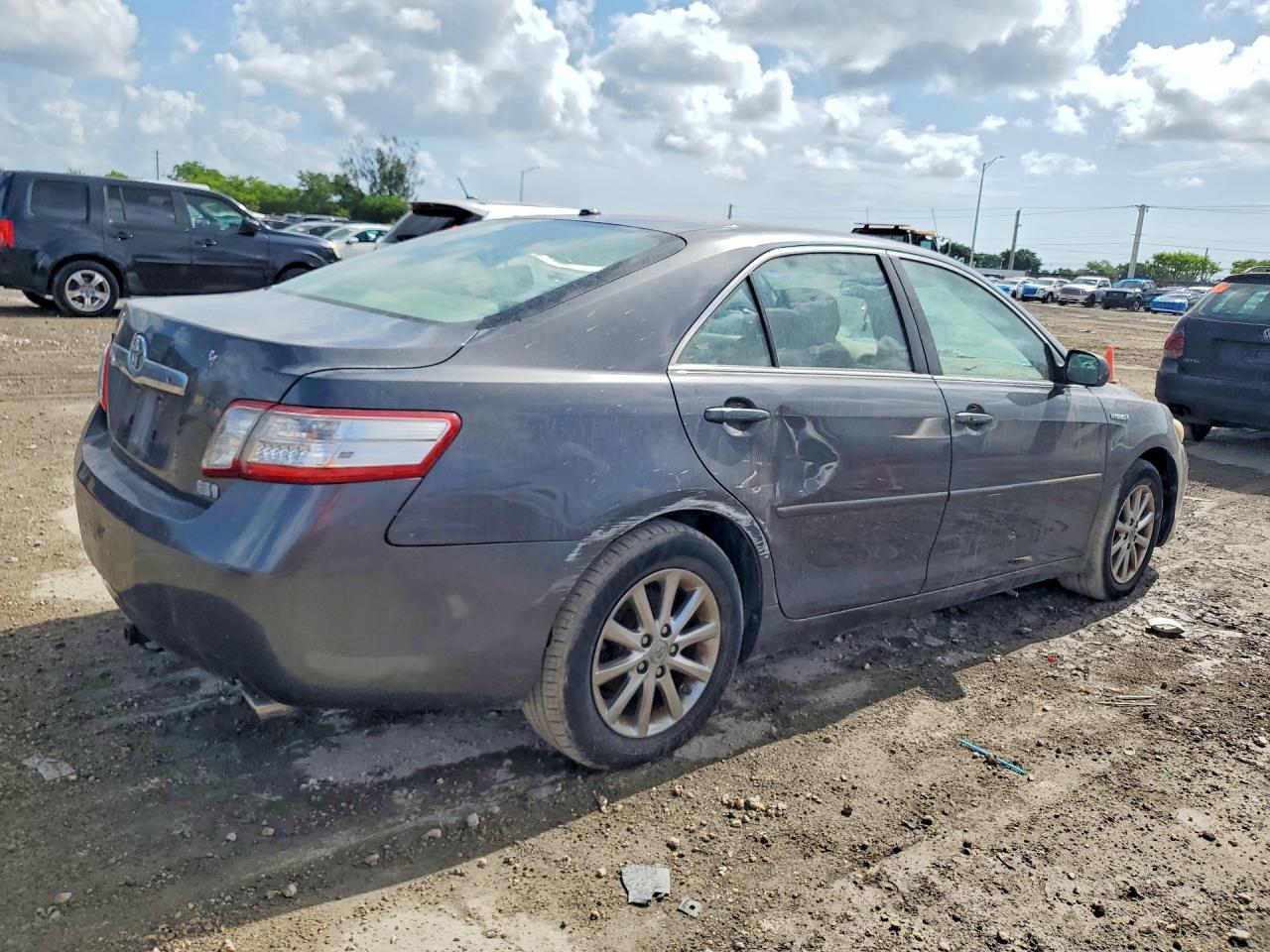 2011 TOYOTA CAMRY