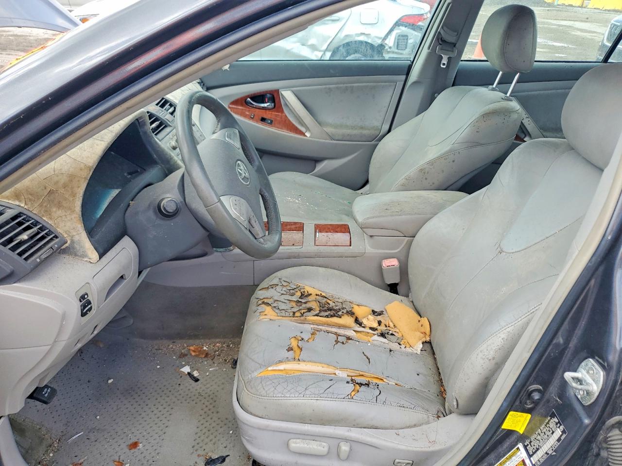 2011 TOYOTA CAMRY