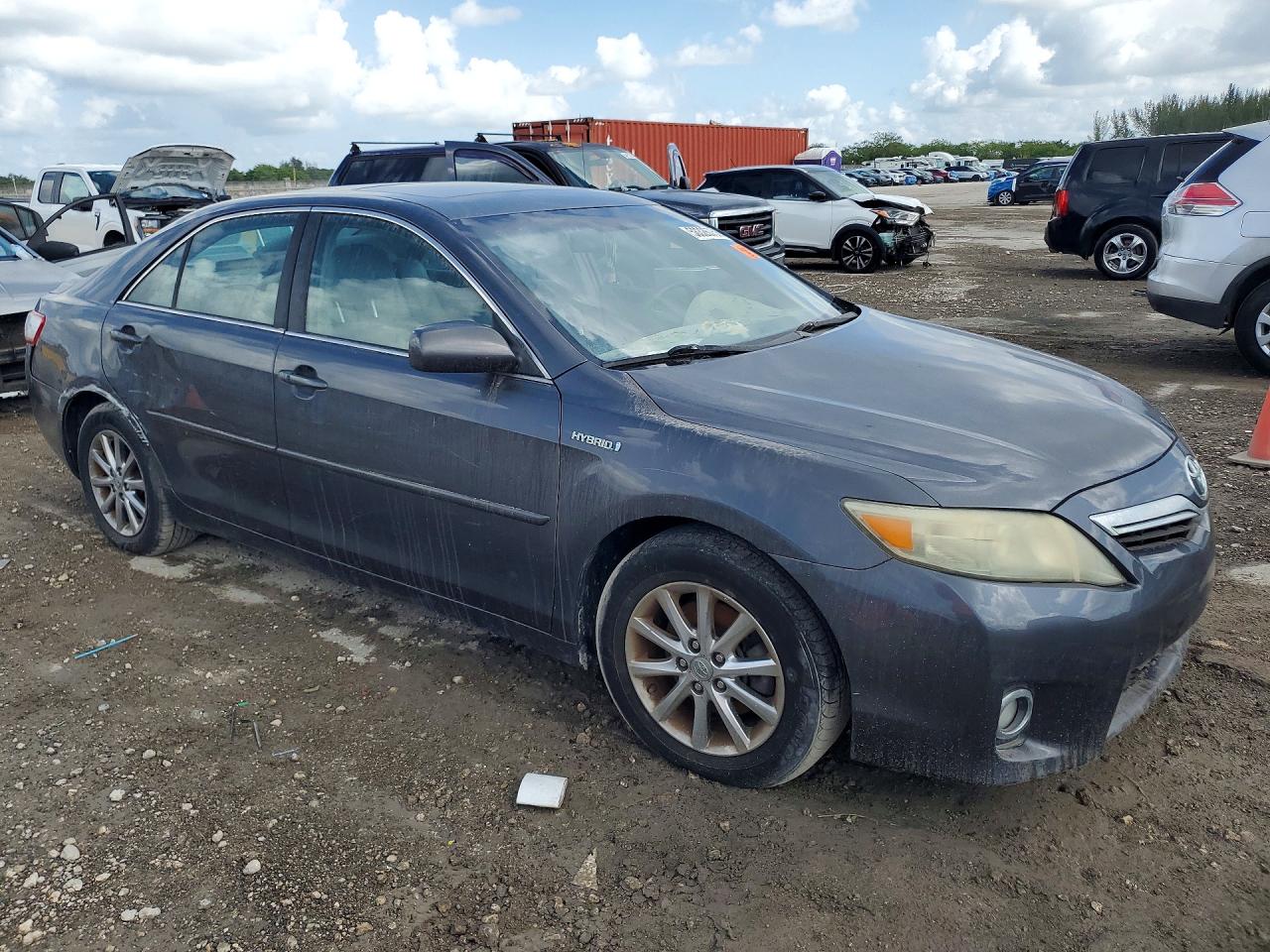 2011 TOYOTA CAMRY