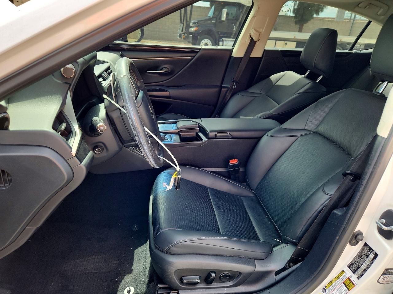 2020 LEXUS ES350