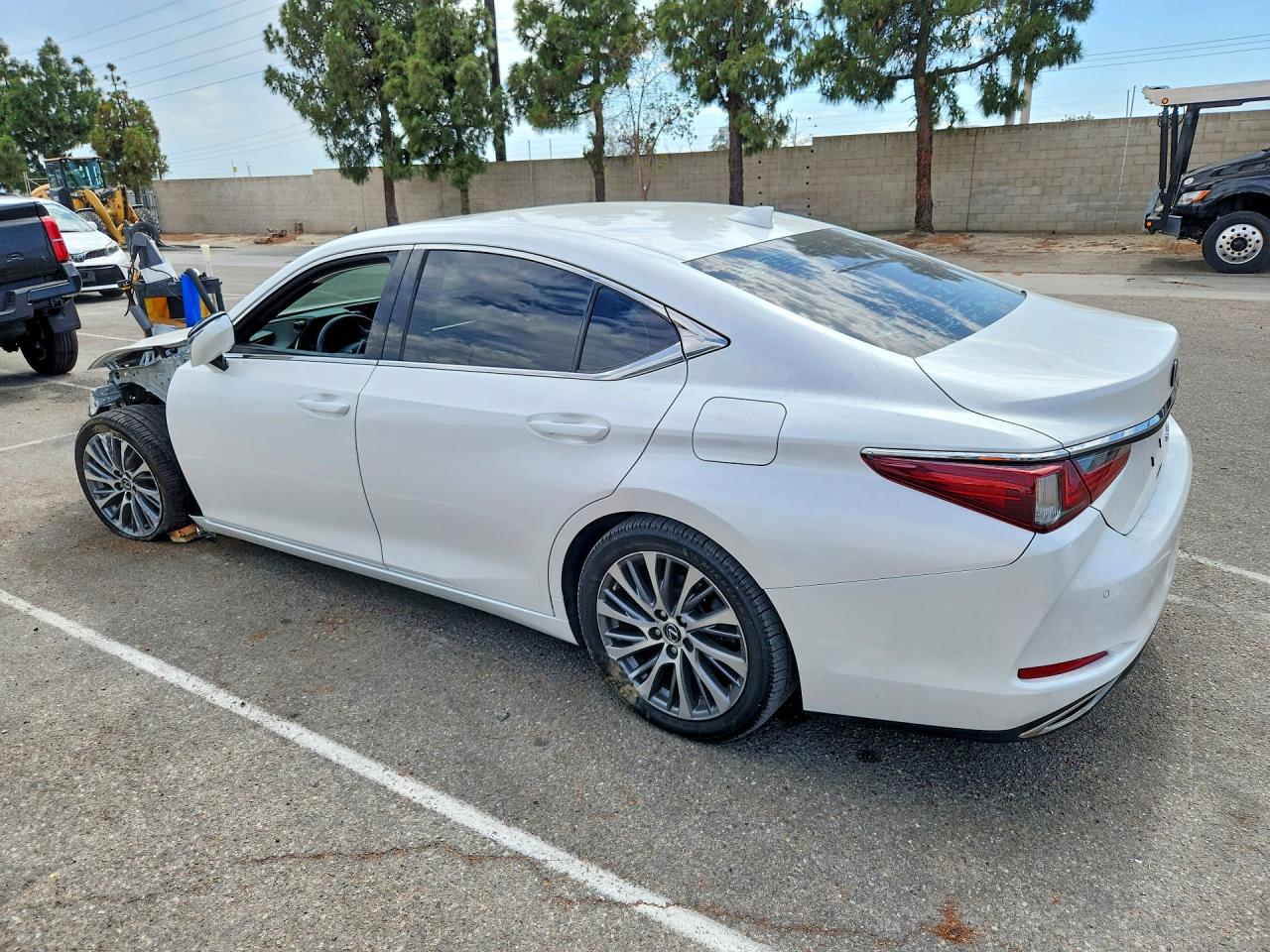 2020 LEXUS ES350
