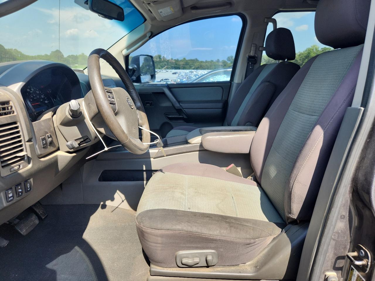 2007 NISSAN TITAN XE F