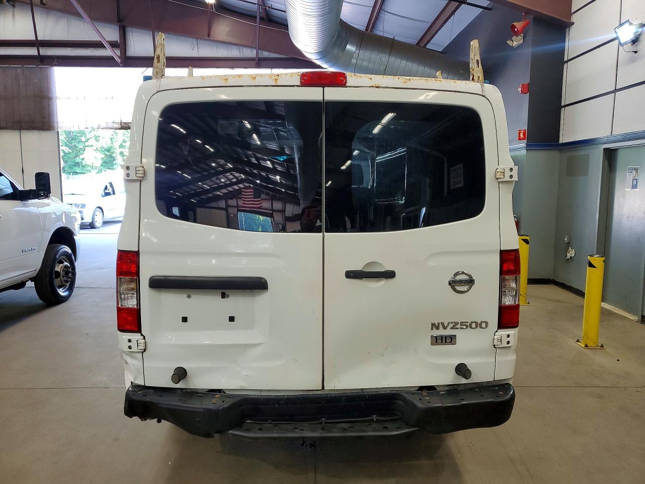 2015 NISSAN NV