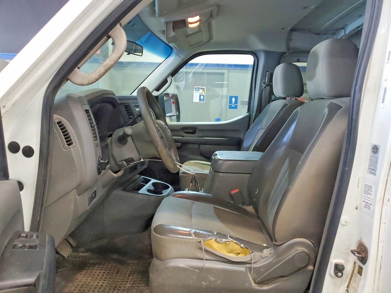 2015 NISSAN NV