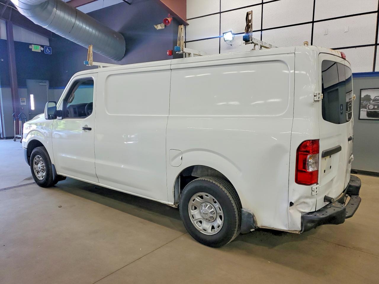 2015 NISSAN NV