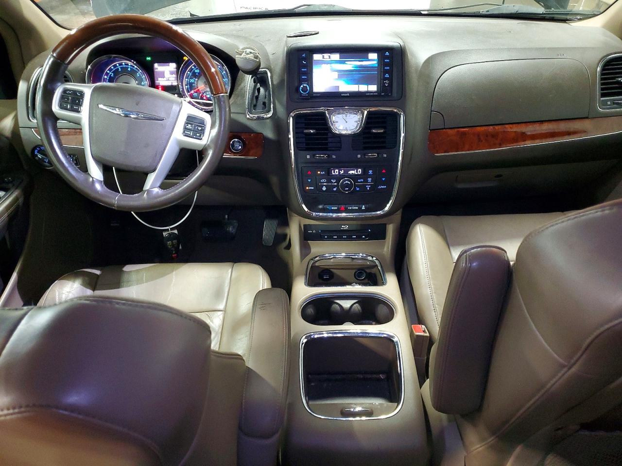 2016 CHRYSLER MINIVAN