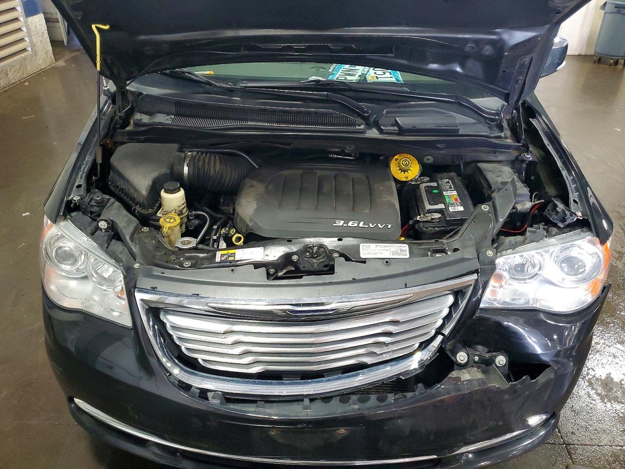 2016 CHRYSLER MINIVAN