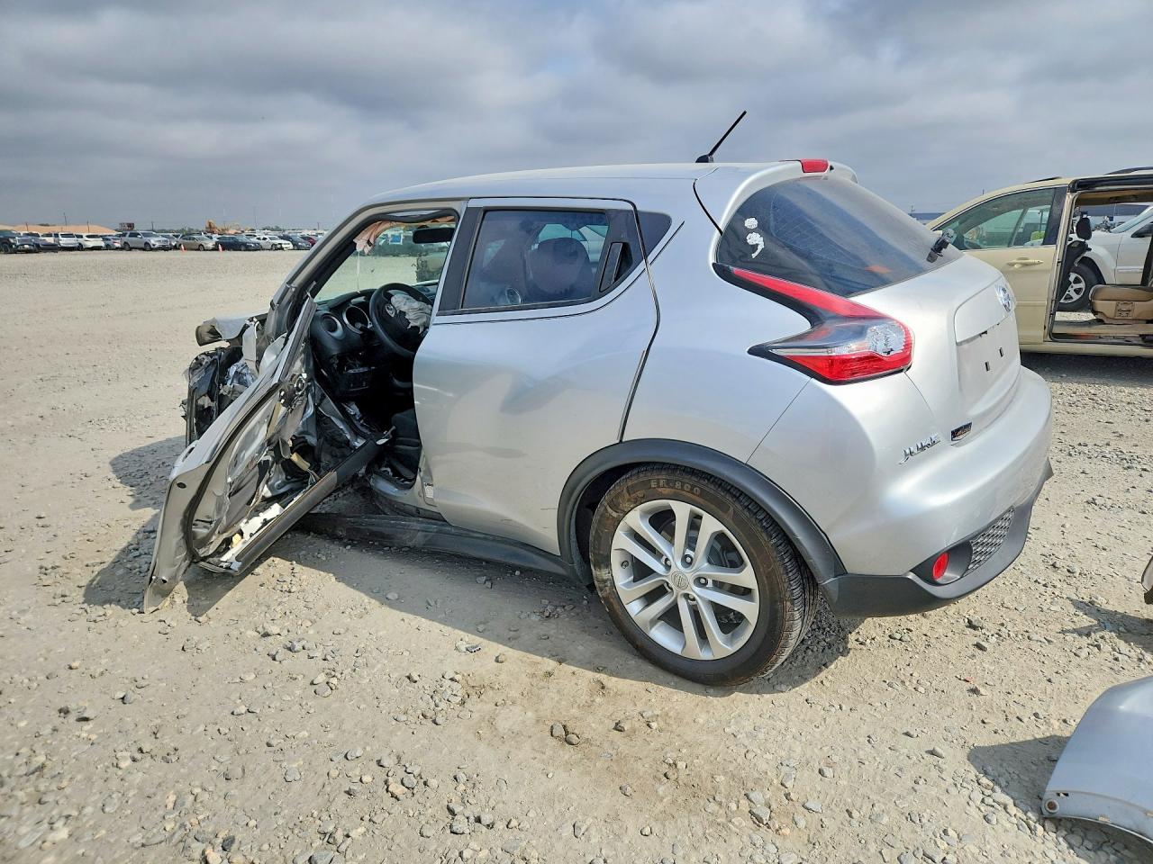 2015 NISSAN JUKE