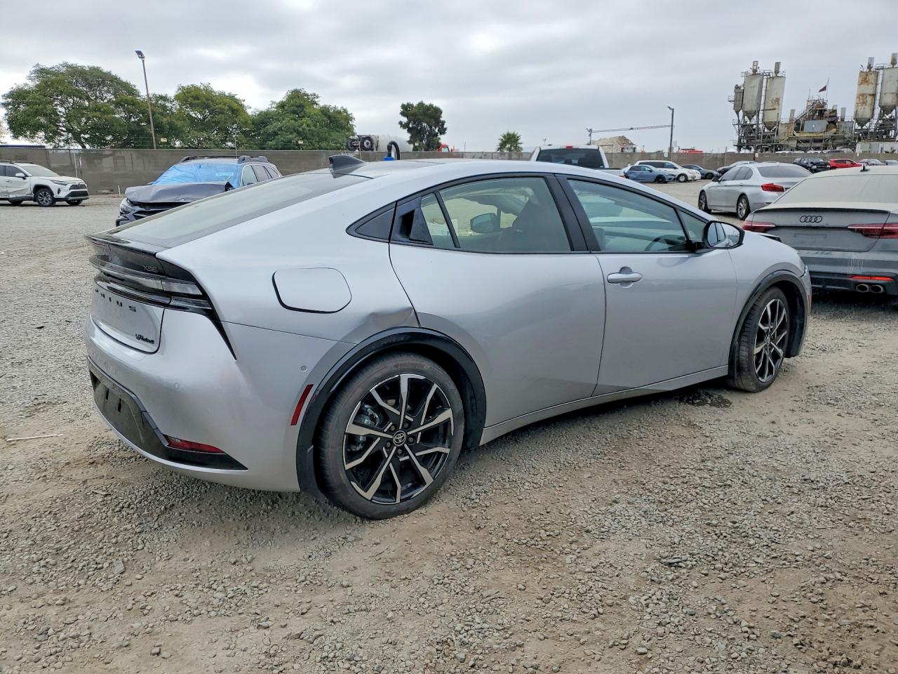 2024 TOYOTA PRIUS