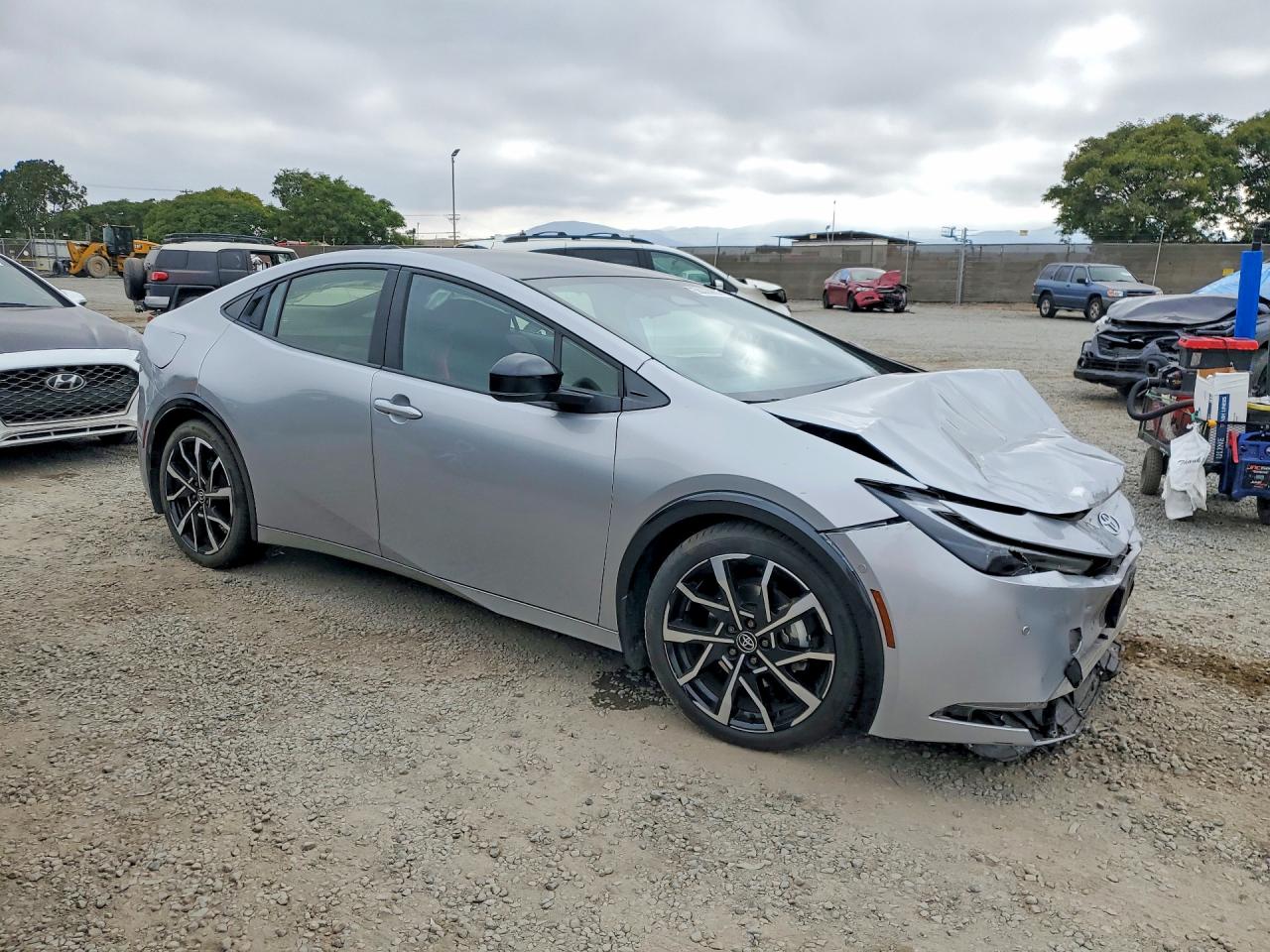 2024 TOYOTA PRIUS