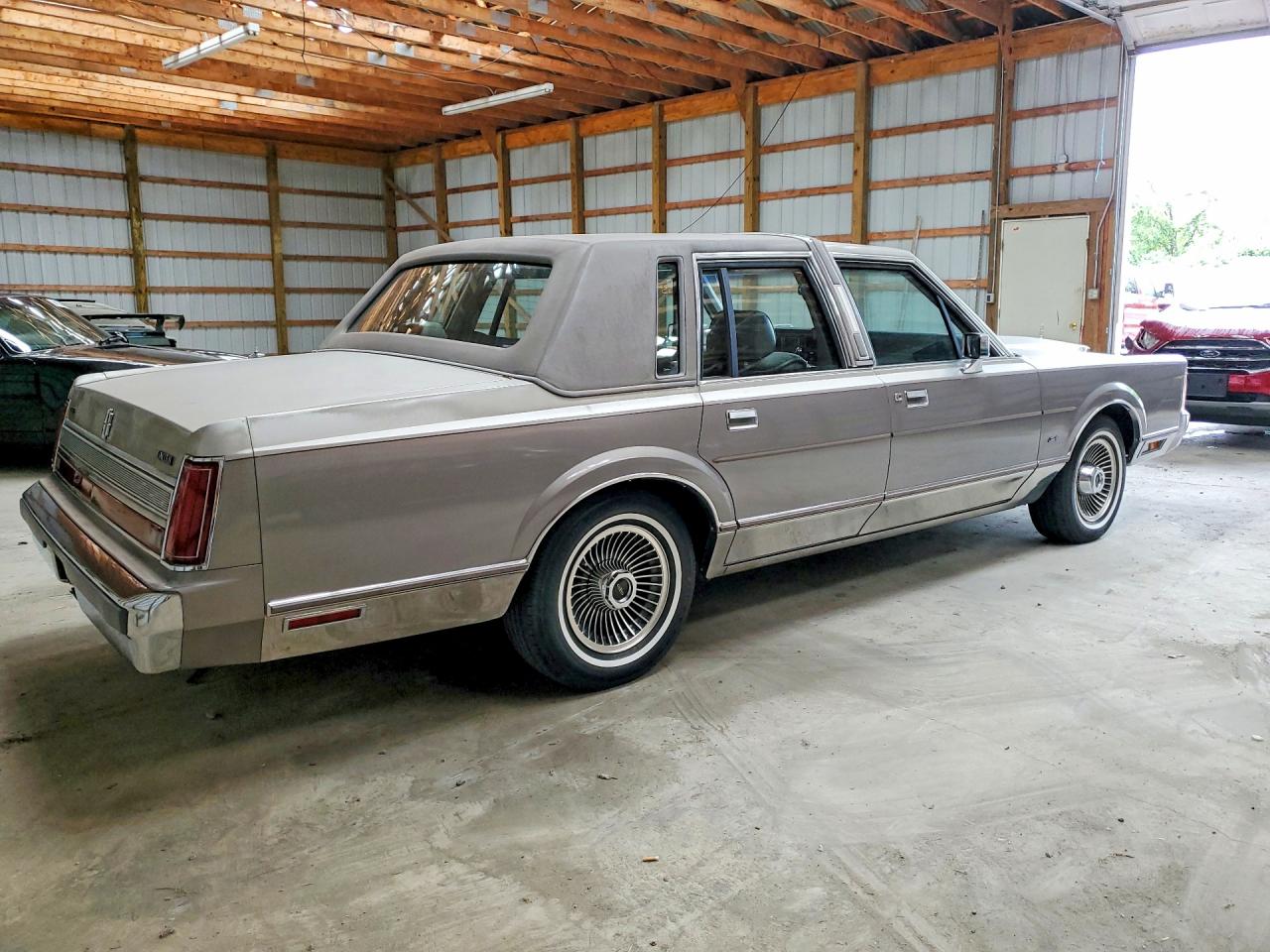 1989 LINCOLN TOWNCAR