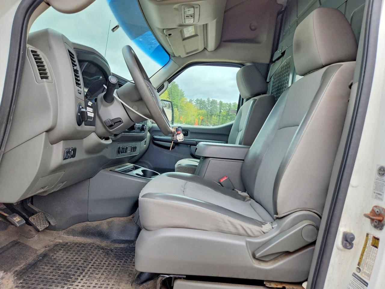 2014 NISSAN NV