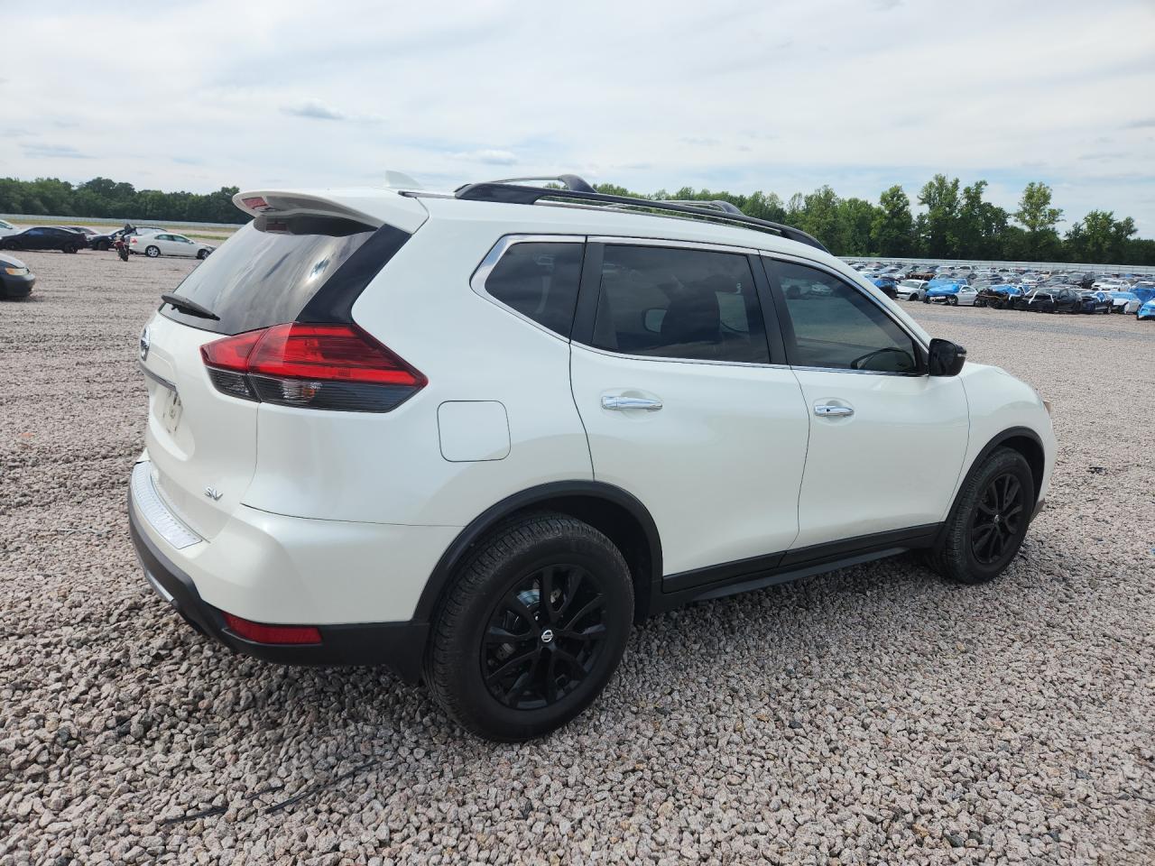 2017 NISSAN ROGUE