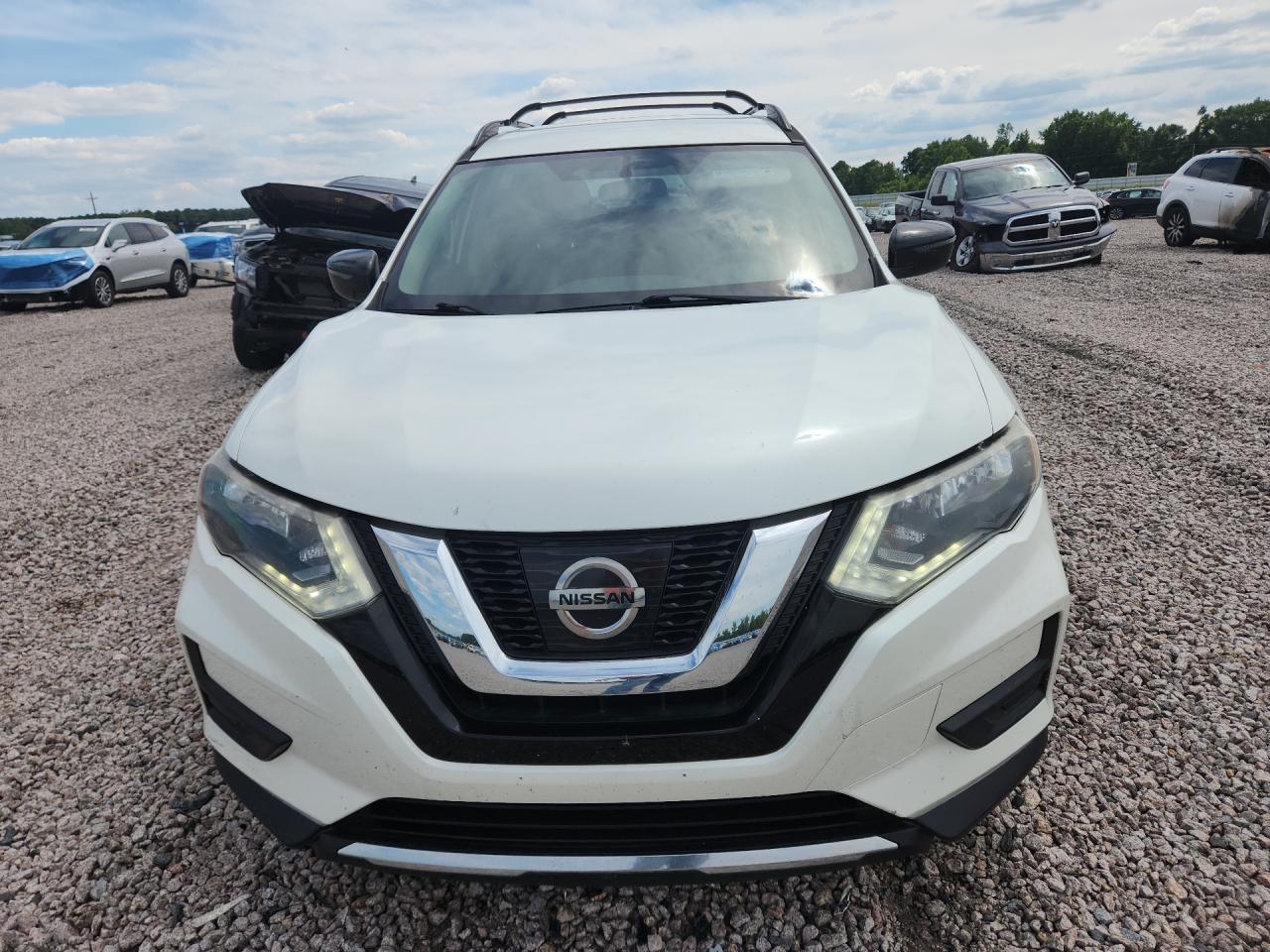 2017 NISSAN ROGUE