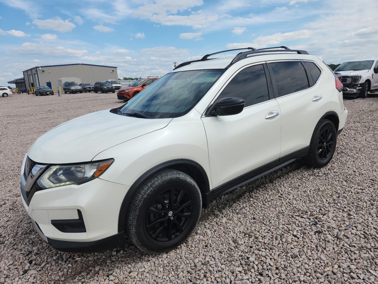 2017 NISSAN ROGUE