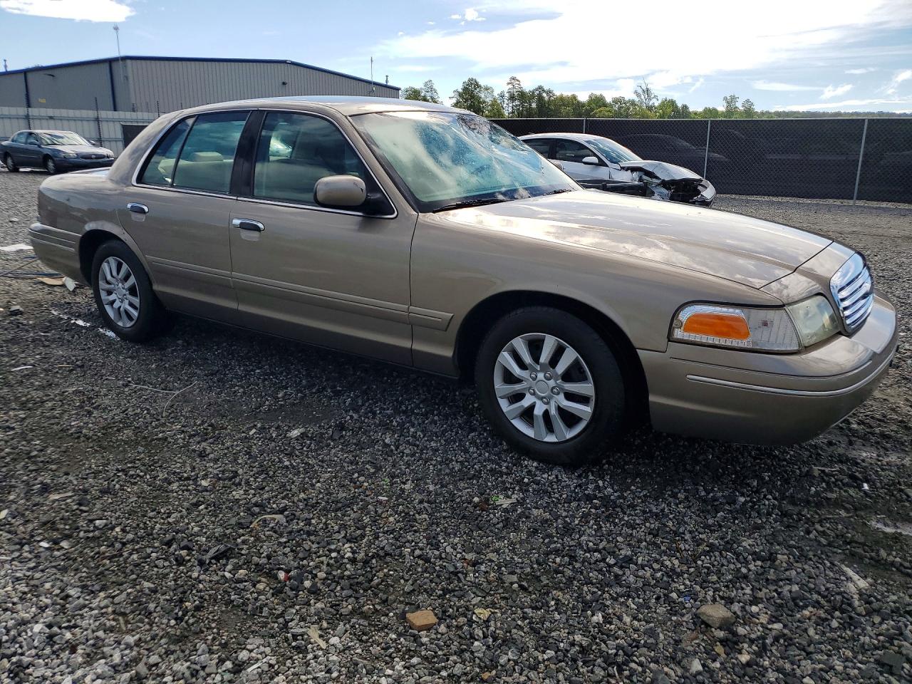 2002 FORD CROWN VIC